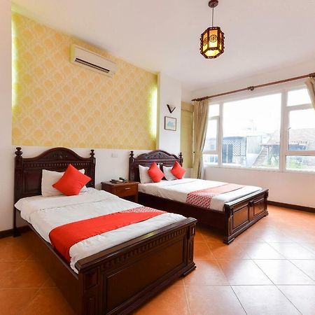 Oyo 216 Alisa Hotel Hanoi Buitenkant foto