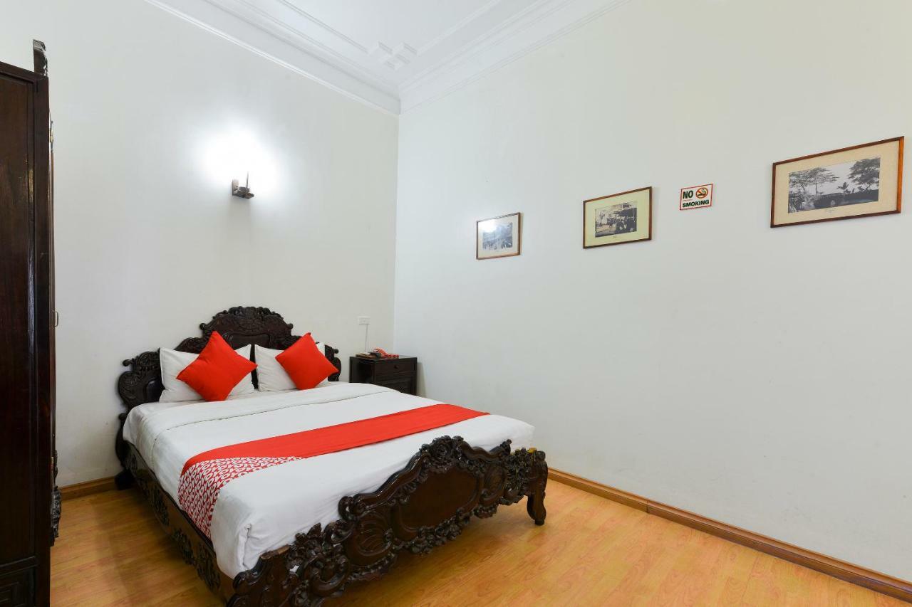 Oyo 216 Alisa Hotel Hanoi Buitenkant foto