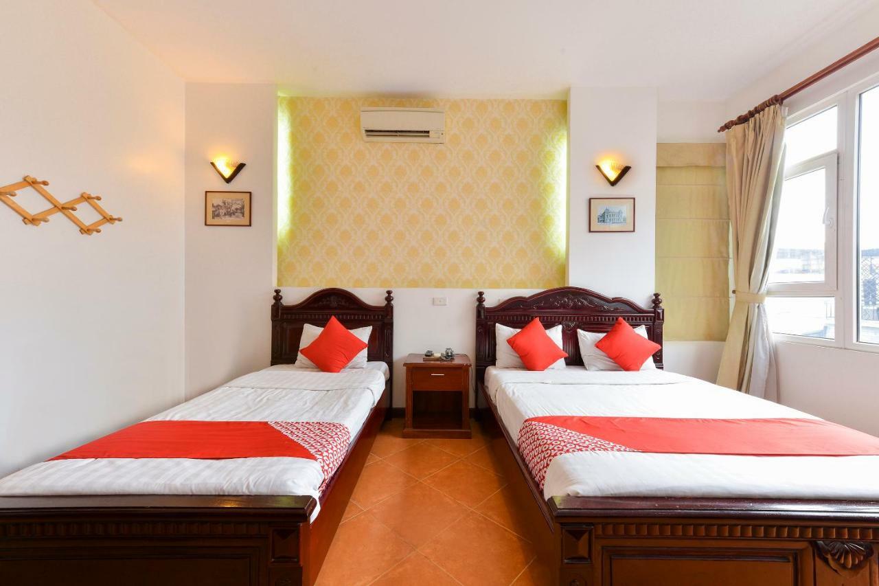 Oyo 216 Alisa Hotel Hanoi Buitenkant foto