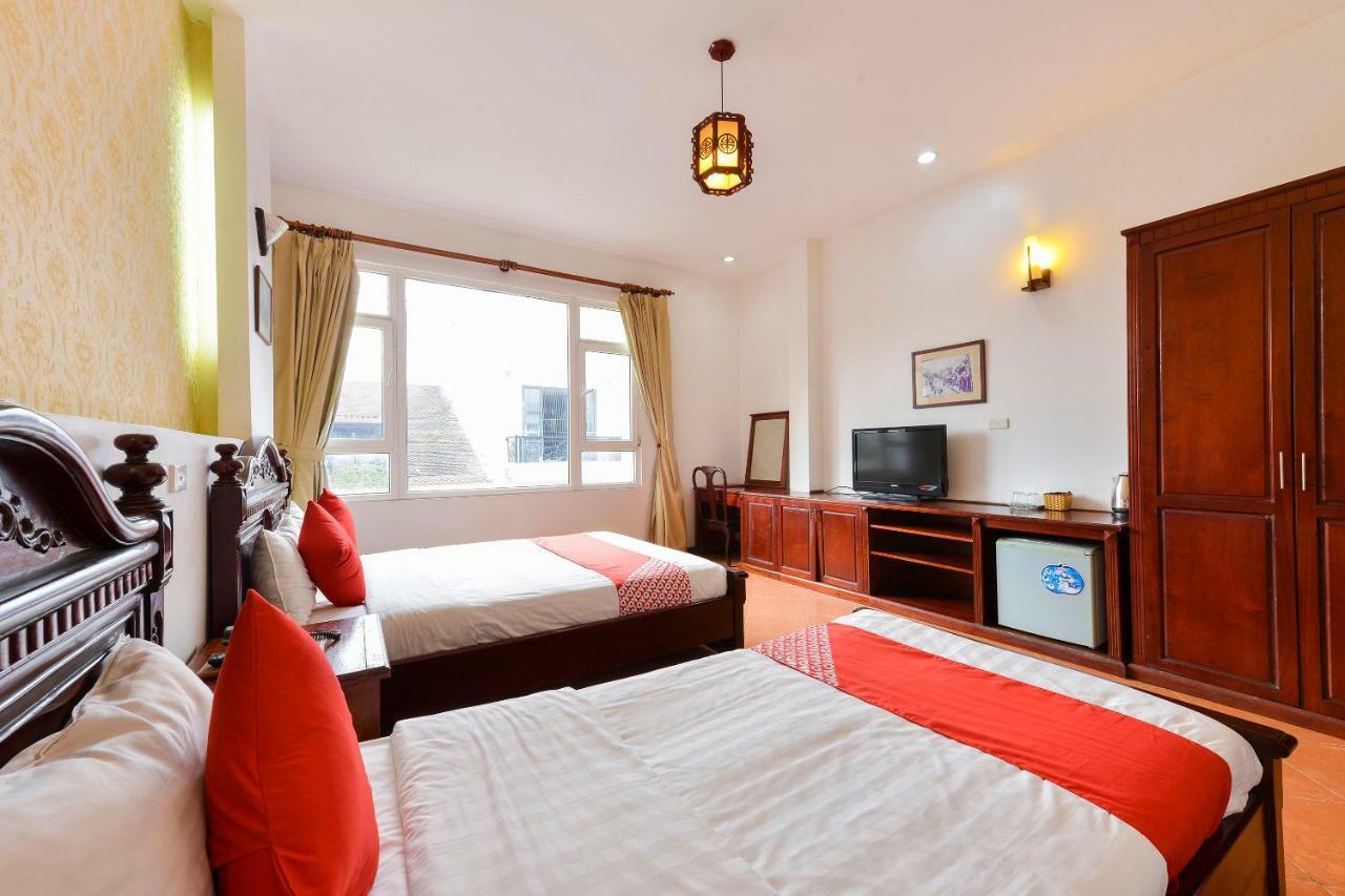 Oyo 216 Alisa Hotel Hanoi Buitenkant foto