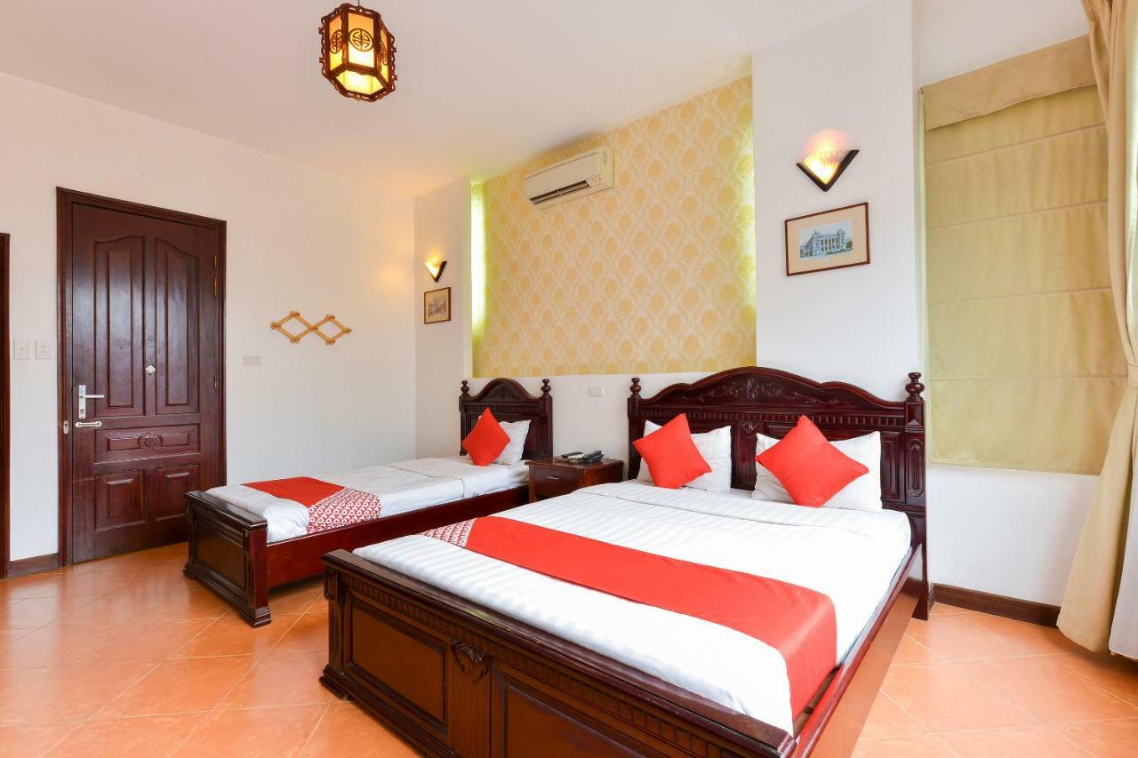 Oyo 216 Alisa Hotel Hanoi Buitenkant foto
